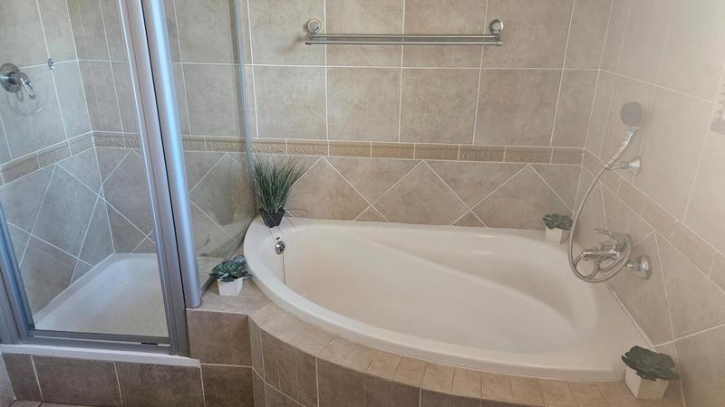 4 Bedroom Property for Sale in Westlake North West